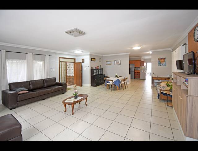 3 BEDROOM HOUSE FOR SALE IN ORANGE GROVE